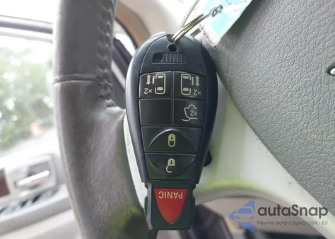 2010 Chrysler Town & Country Touring из США, поврежденный, VIN 2A4RR5D18AR472459